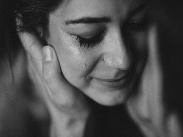 mo-thay-minh-khoc Giải mã giấc mơ thấy mình khóc - Đánh số nào chính xác?